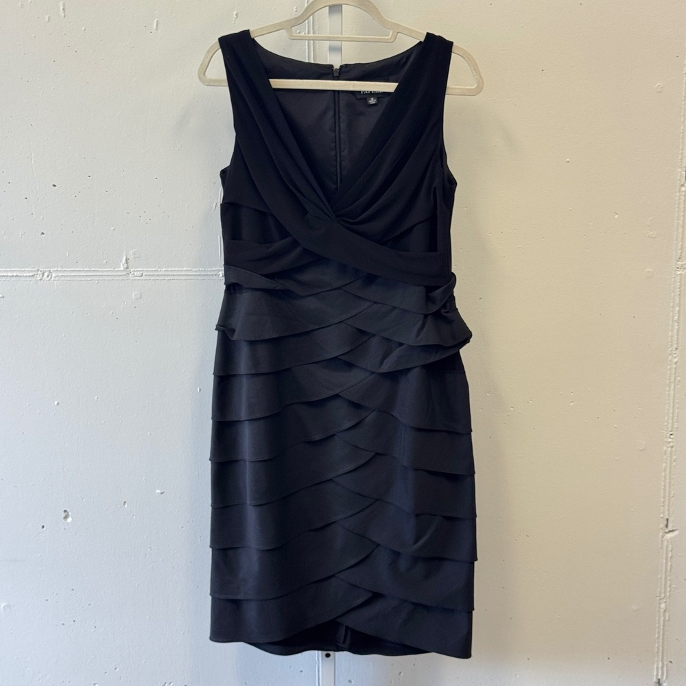 Adrianna Papell 2010s Tiered Ruffle Cocktail Dress Sleeveless V-Neck Size 12‎